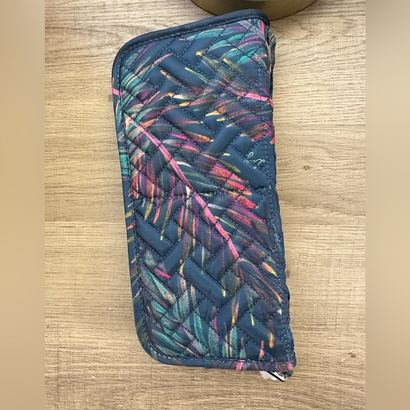 Lug SLEEPER Make Up Brush Holder - Picture 2 of 5